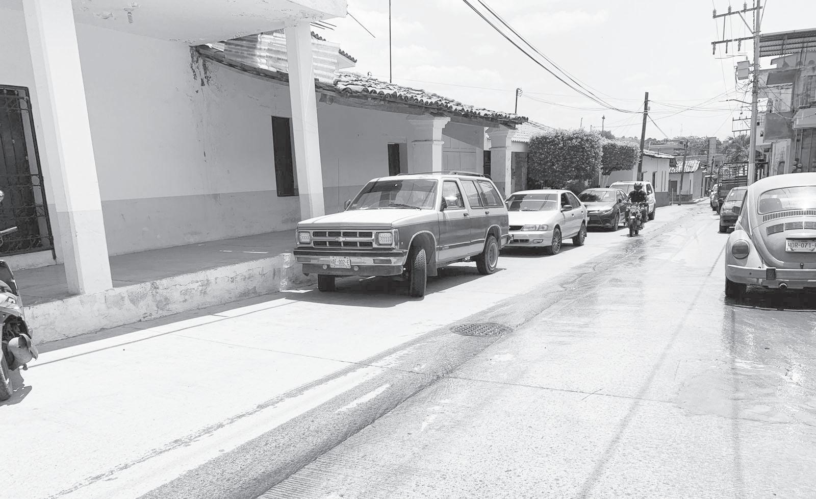 Cover for Se quejan por fuga de aguas negras en Ometepec