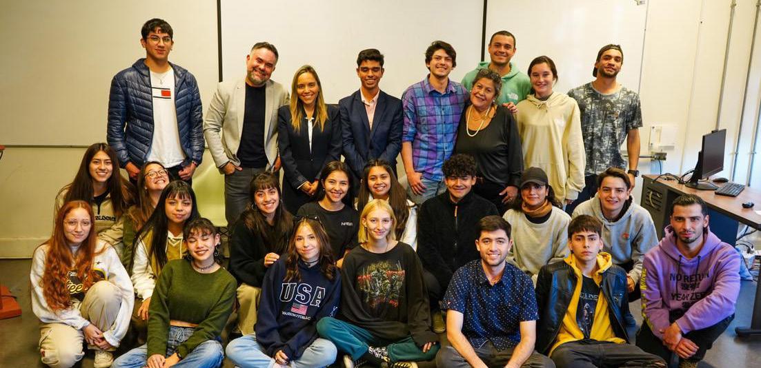 Cover for Estudiantes se forman para ser líderes en el cuidado del medioambiente