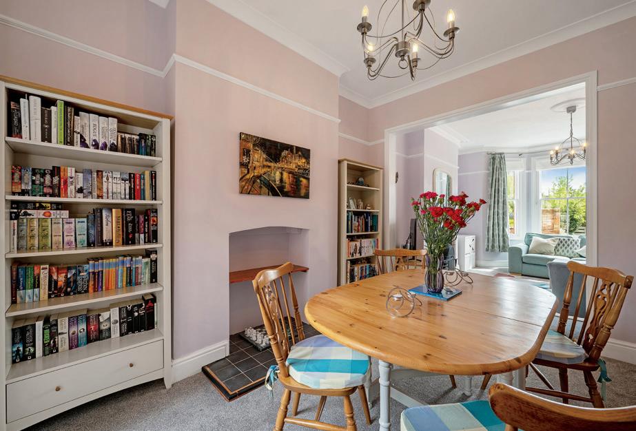 STEP INSIDE 9 Hyde Place