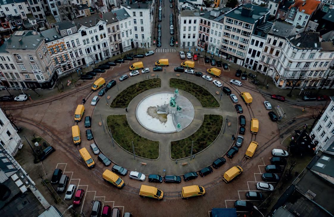 Cover for DE MOEILIJKHEID OM IDEEËN IN BELEID OM TE ZETTEN