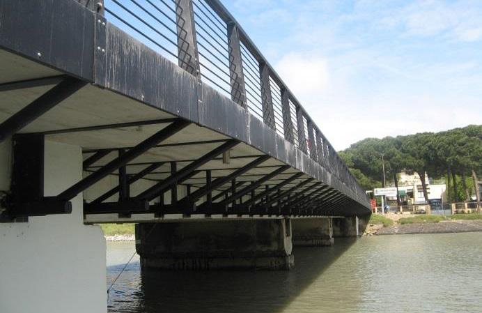 4.8 Allargamenti di ponti in c.a.p. con strutture in acciaio