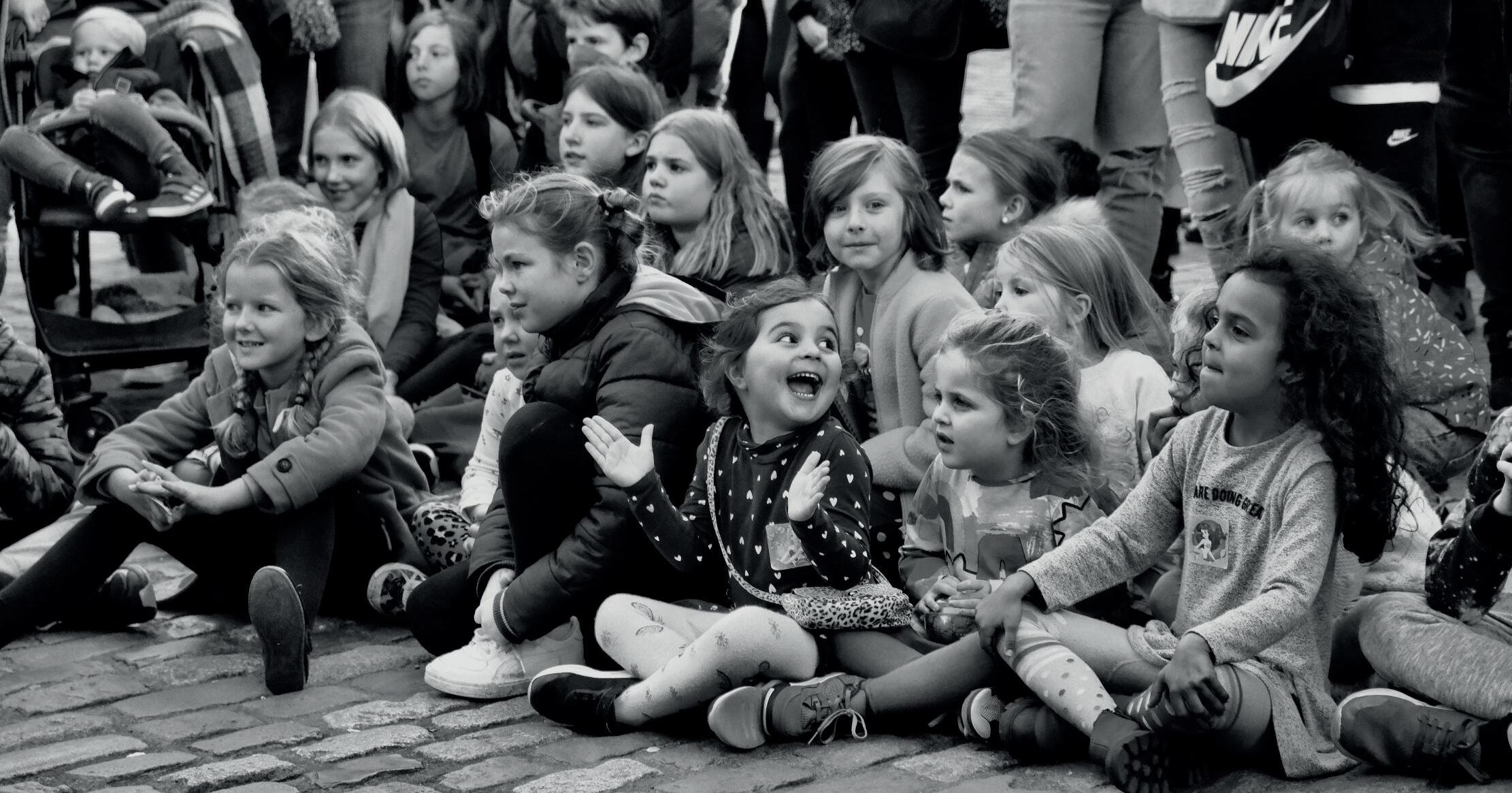 Behind the Picture: Children at a Puppet Show, Paris, 1963