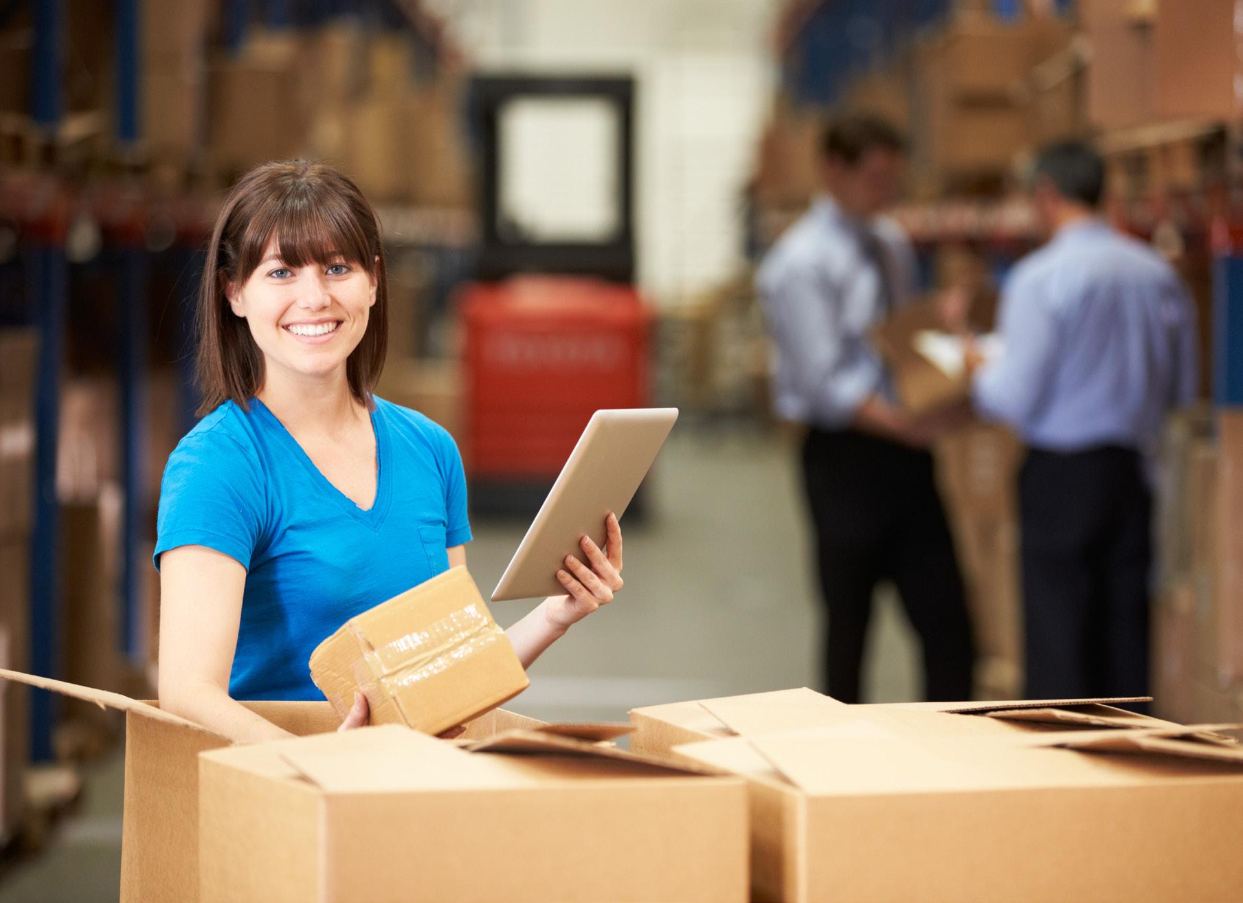 работник склада. комплектовщик. фасовщик интернет-заказов. фасовка чая на фабрике. упаковщик-комплектовщик.