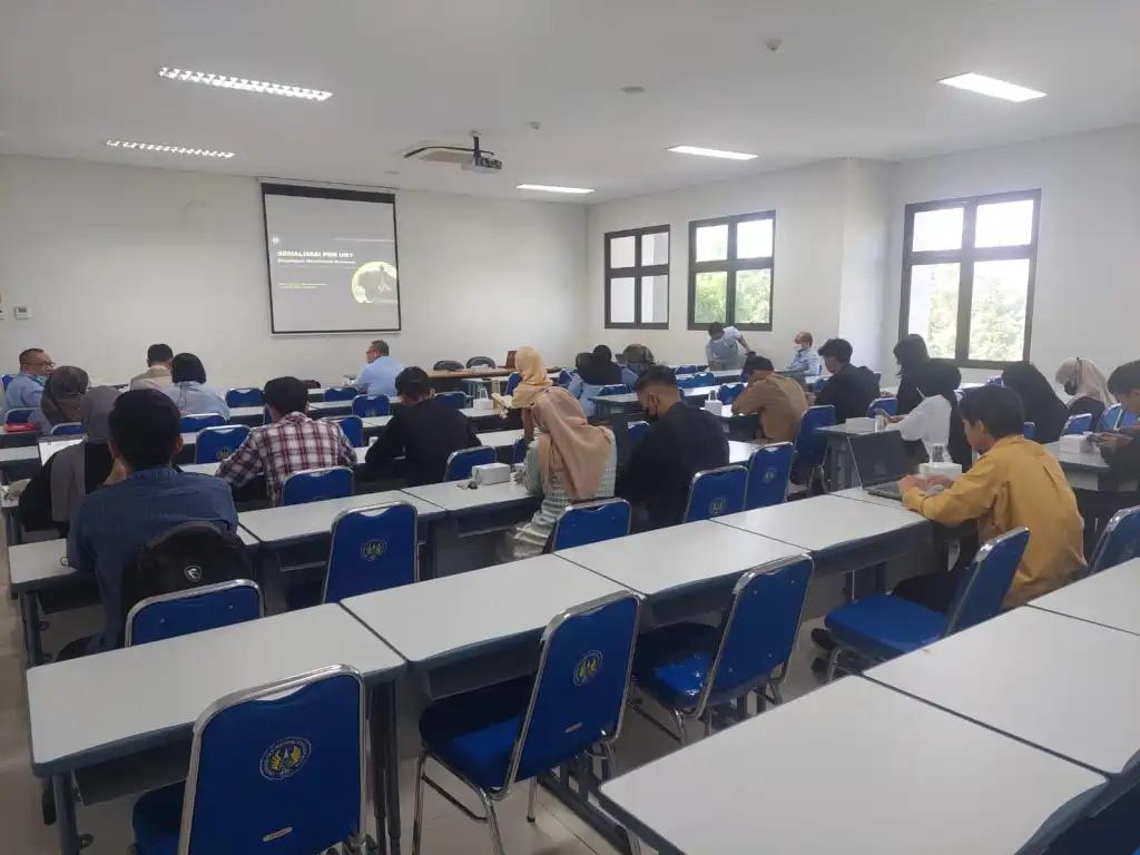 12 PTN Jalur Mandiri yang Bisa Kamu Intip Peluangnya Pakai Nilai Rapor (Tren 2022-2024) 16 Suasana belajar di salah satu sudut kampus UNY