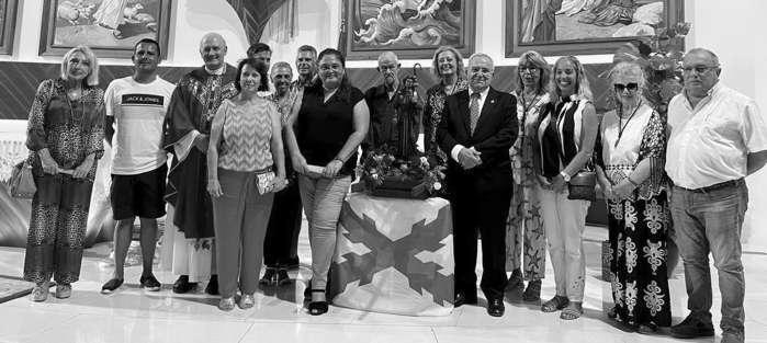 Cover for Lucía España y Cristina Cámara deslumbran en el Parque de las Naciones La Cofradía de Peregrinos de Santiago honró a su patrón en la Parroquia del Sagrado Corazón