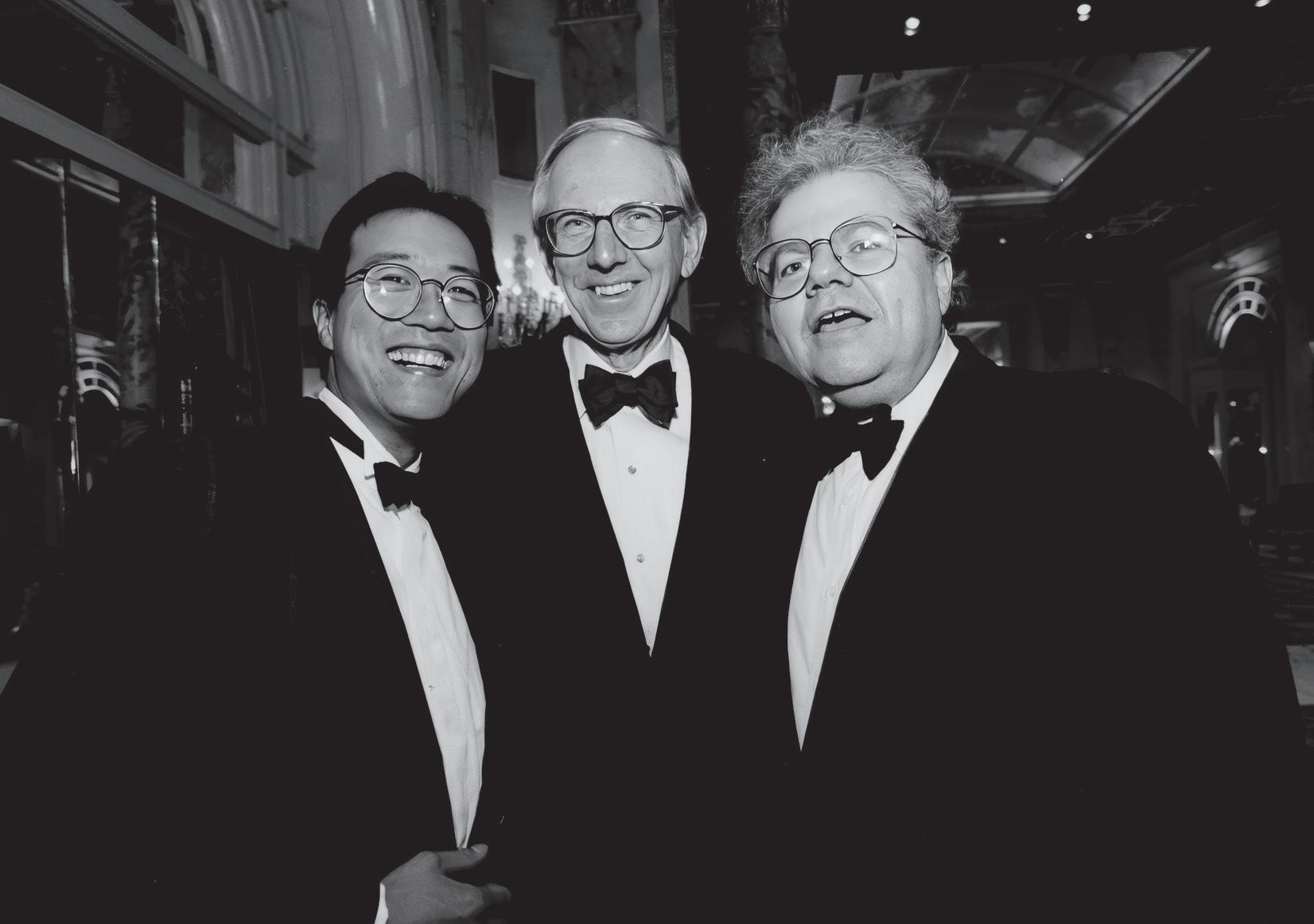 Adalind Cardigan – Handknit Lambswool in Cream White | Michaela Buerger, image size:1652x1163