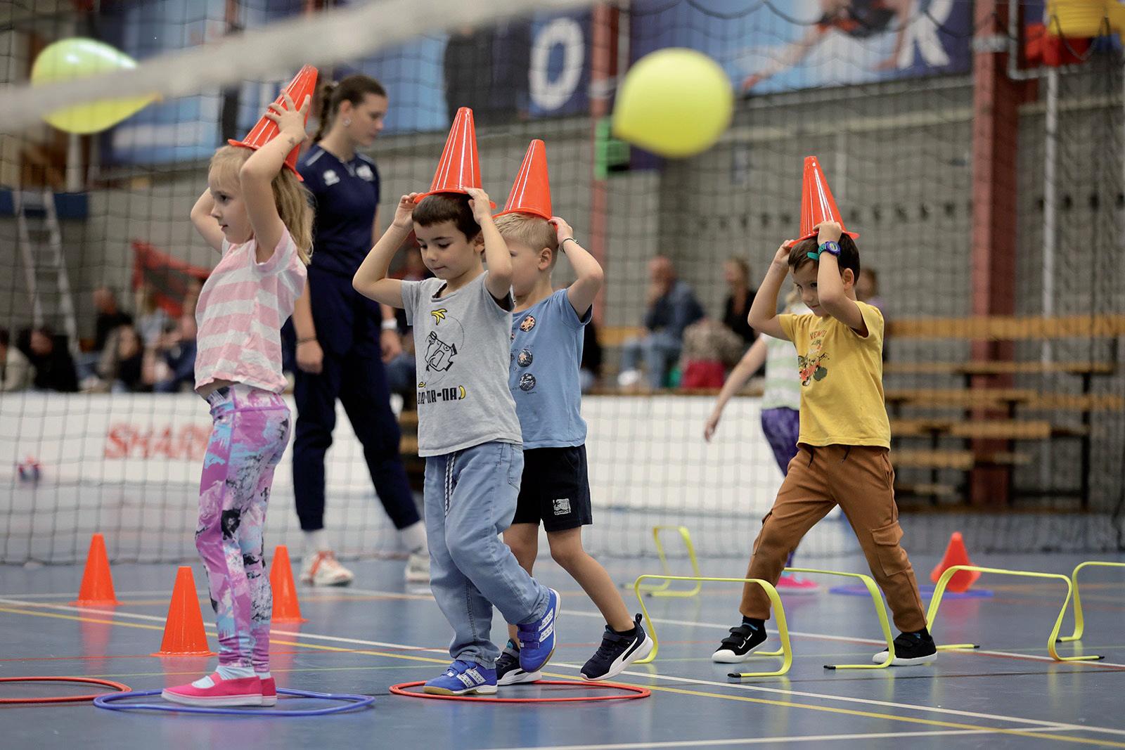 Cover for Spelen en bewegen voor kinderen in de Sportspeeltuin