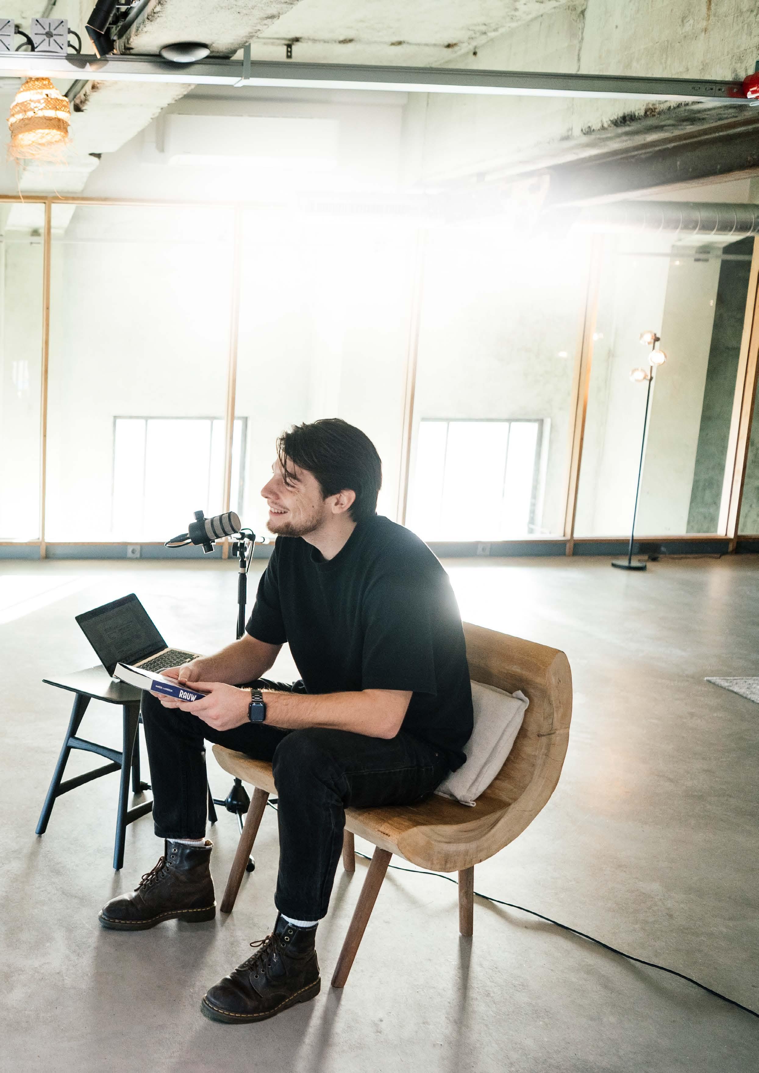 David Rauw RAUW | Interview met David de Vos by Go and Tell - Issuu