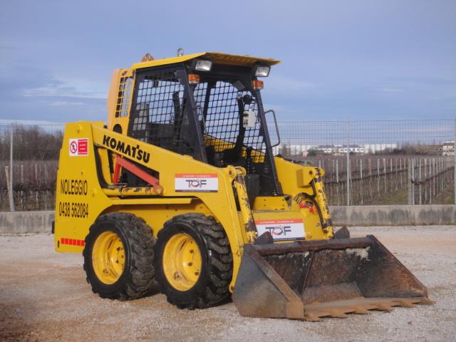 KOMATSU コマツ　SKID STEER LOADER Komatsu to unveil Next-Gen Skid Steer and Compact Track