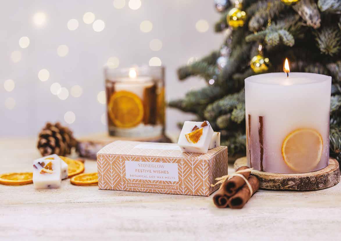 Metallique - Fleur Aquatica - Tall Scented Pillar Candle (73 X 160mm - View #3