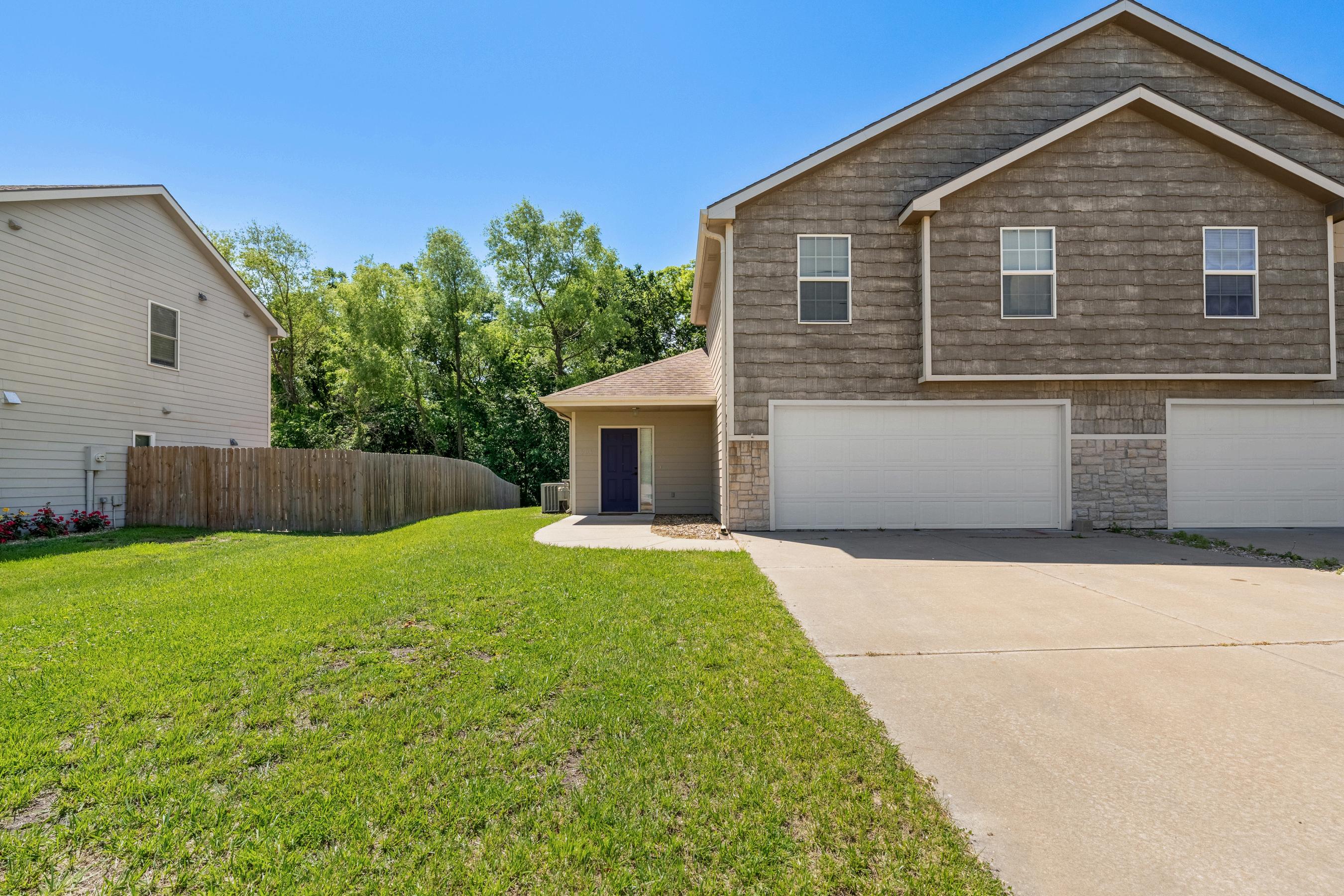 606 Highland Ridge Dr. Manhattan, KS 66503 by ERA High Pointe Realty