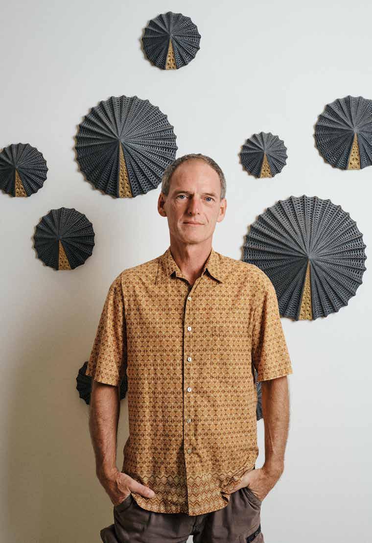 ヨーロッパ式の現代的なシンプルな工芸品クジャク踊り子の家を飾る