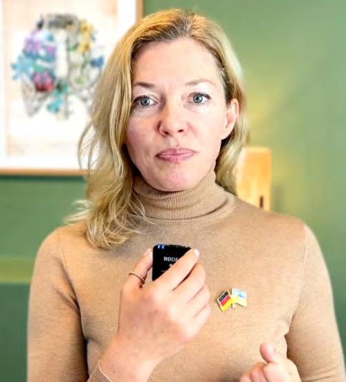 Cover for ACQUAINTANCE WITH ADAMANTINE WOMEN