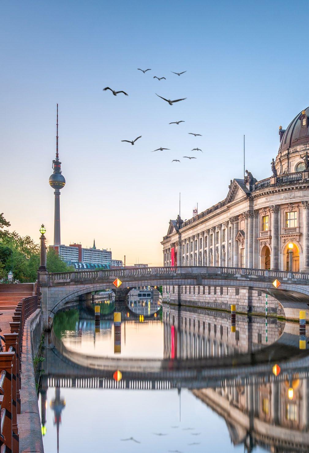 Tour trailblazer January dies at 93, image size:1009x1477