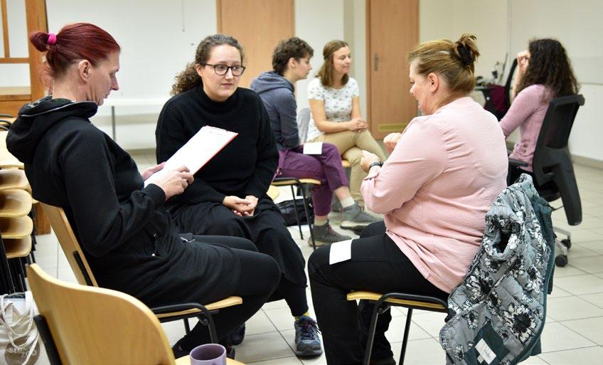 Tlumočnice ČUN se specializovaly v oblasti fyzioterapie díky podpoře společnosti COMGUARD